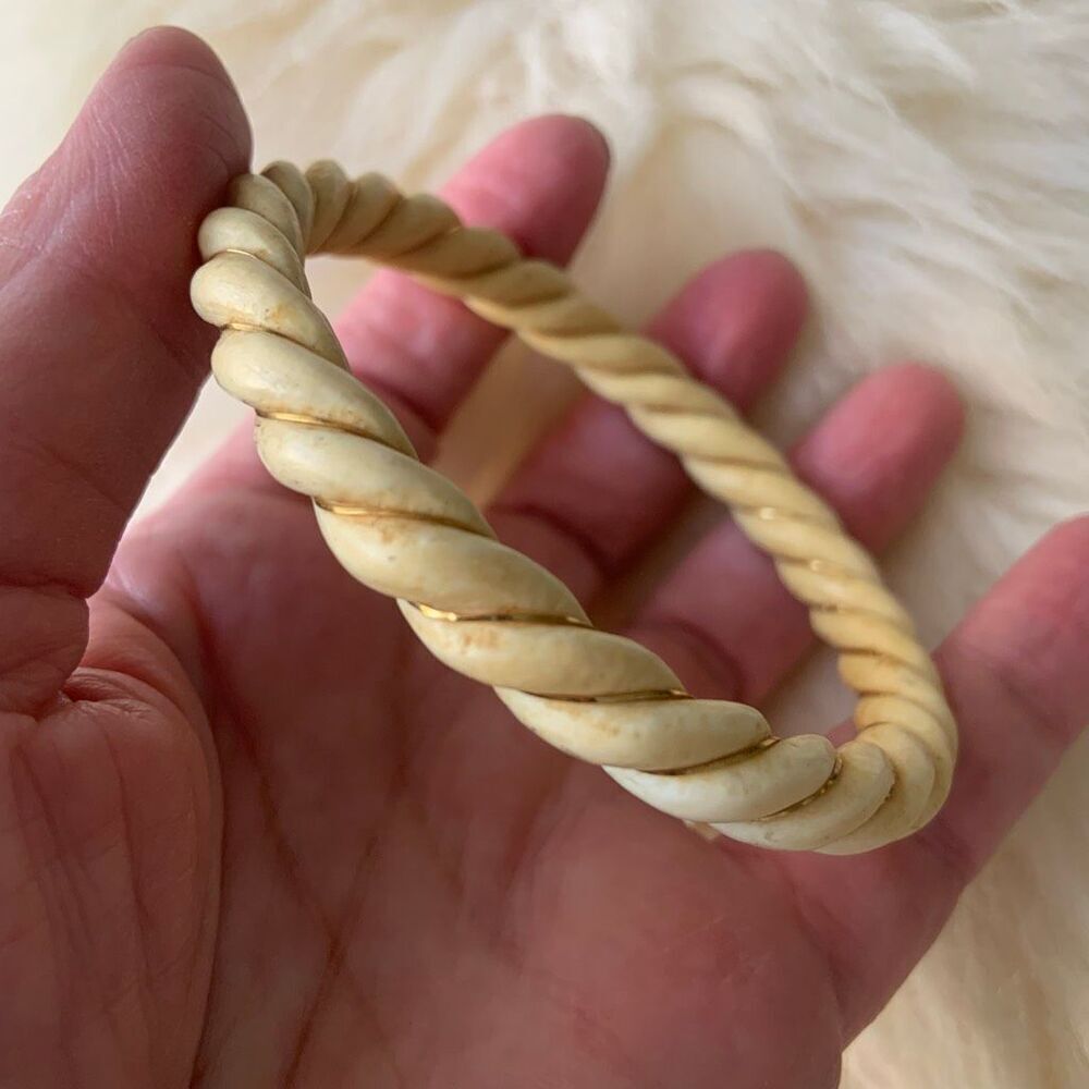 VINTAGE Bone & Gold Inlay Bracelet - Picture 3 of 6